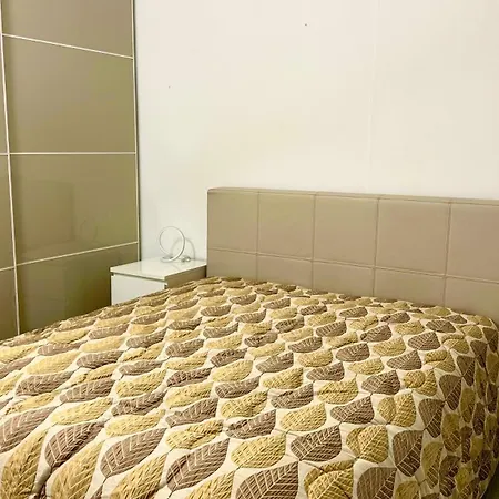 N274 - Numana, Bilocale Con Balcone In Pieno Centro Numana